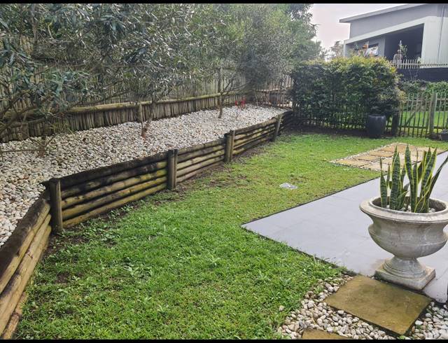 2 BEDROOM APARTMENT FOR SALE IN PALM LAKES ESTATE